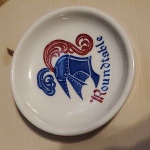 Vintage Walker China Restaurant Ware ROUNDTABLE Knight Design Small Dish